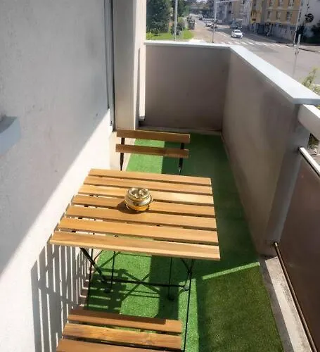 2 Pieces Proche Hopital De Hautepierre דירה